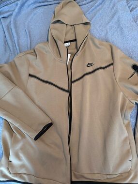 Nike Hooded Full-Zip Tech fleece Jacket in Beige and Black Trim performance 2xl